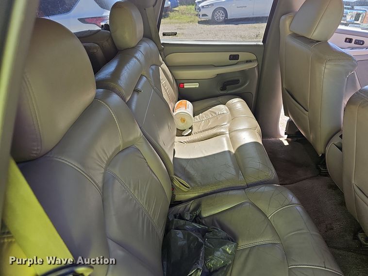 image for item EJ5608 2002 Chevrolet  Tahoe LT SUV