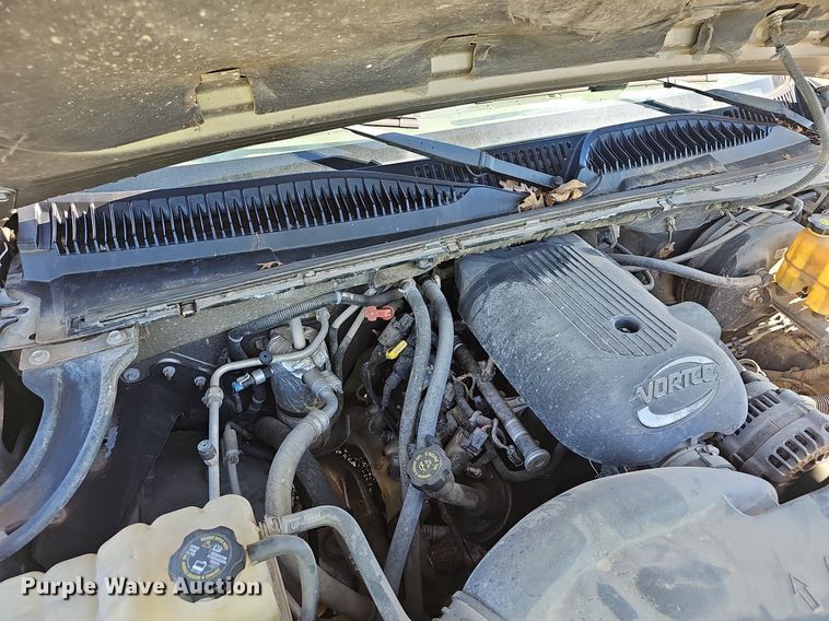 image for item EJ5608 2002 Chevrolet  Tahoe LT SUV