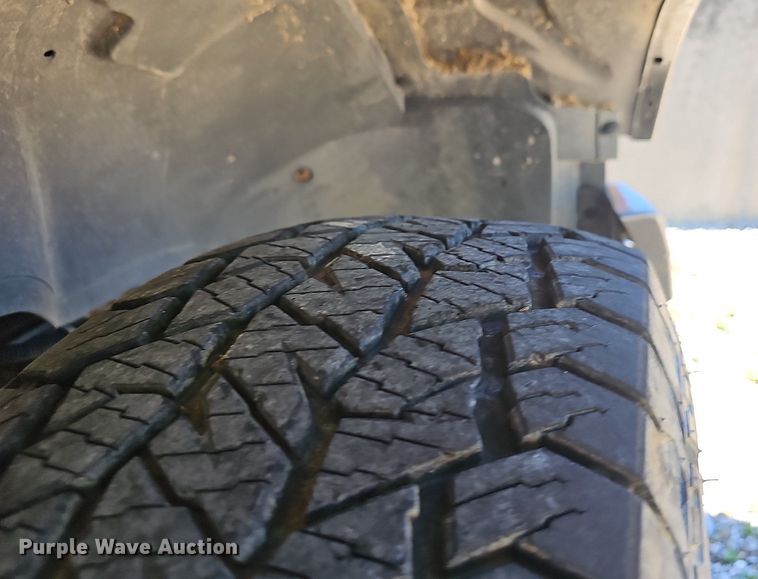 image for item EJ5608 2002 Chevrolet  Tahoe LT SUV