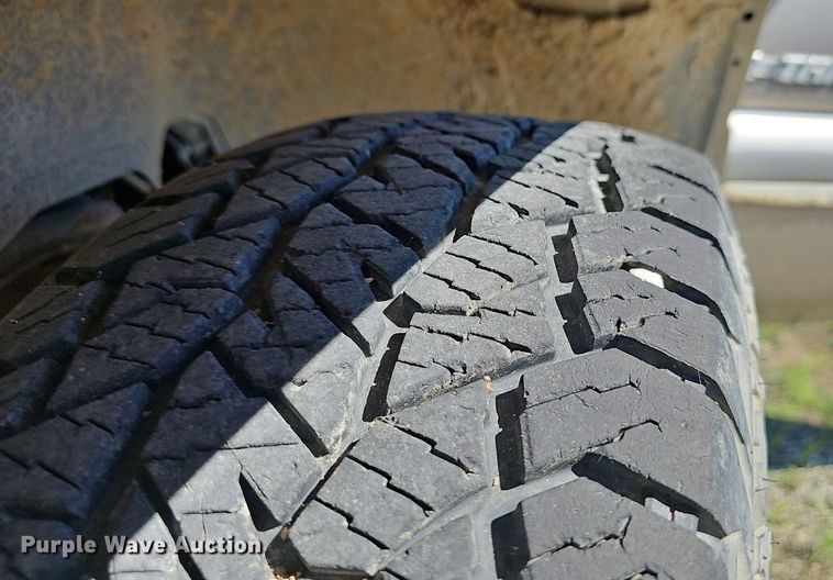 image for item EJ5608 2002 Chevrolet  Tahoe LT SUV