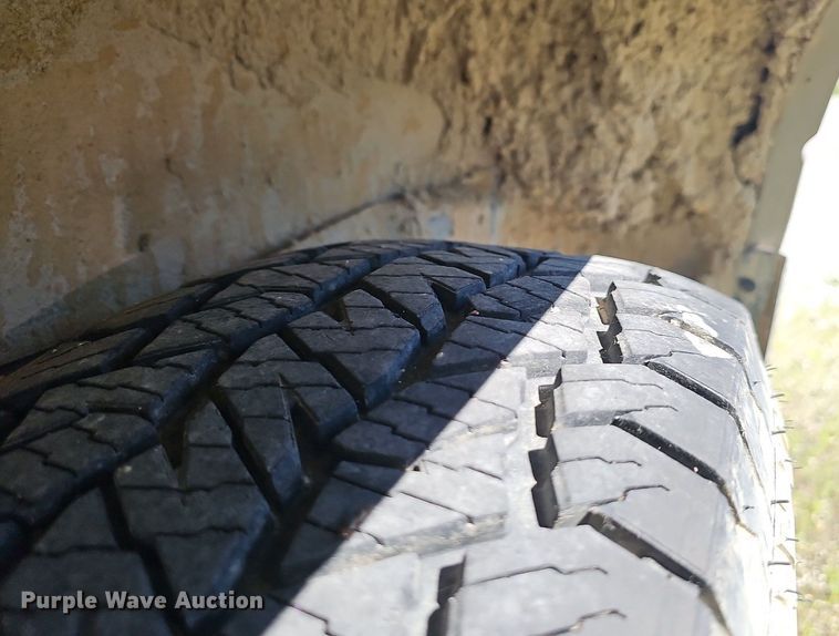 image for item EJ5608 2002 Chevrolet  Tahoe LT SUV