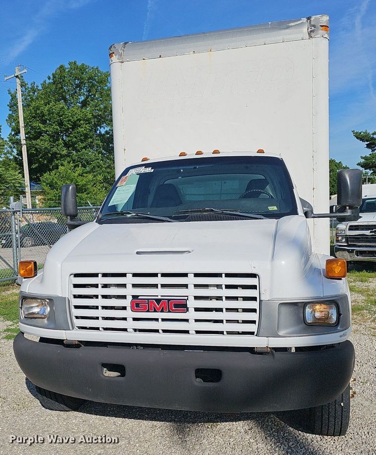 image for item EJ5636 2007 GMC C5500 box truck