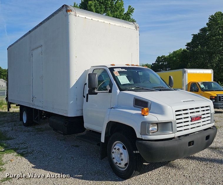 image for item EJ5636 2007 GMC C5500 box truck