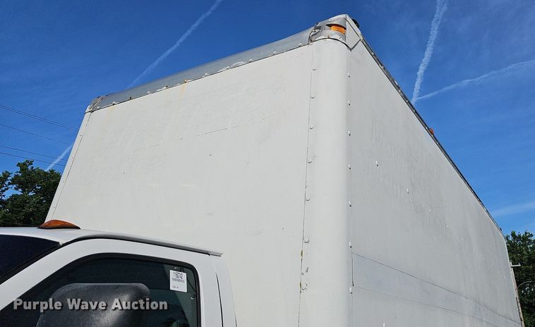 image for item EJ5636 2007 GMC C5500 box truck