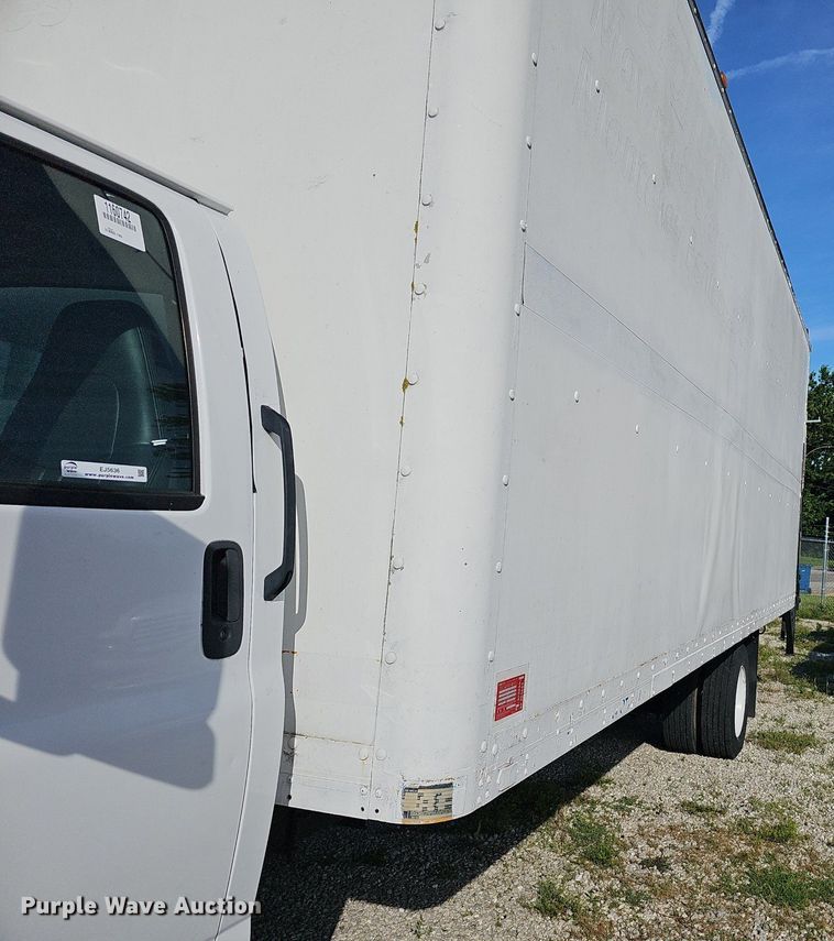 image for item EJ5636 2007 GMC C5500 box truck