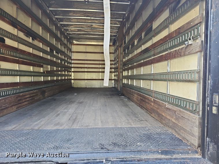 image for item EJ5636 2007 GMC C5500 box truck