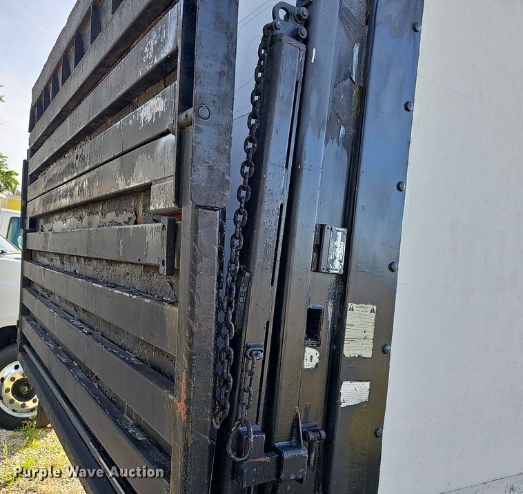 image for item EJ5636 2007 GMC C5500 box truck