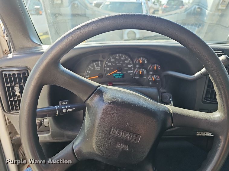 image for item EJ5636 2007 GMC C5500 box truck