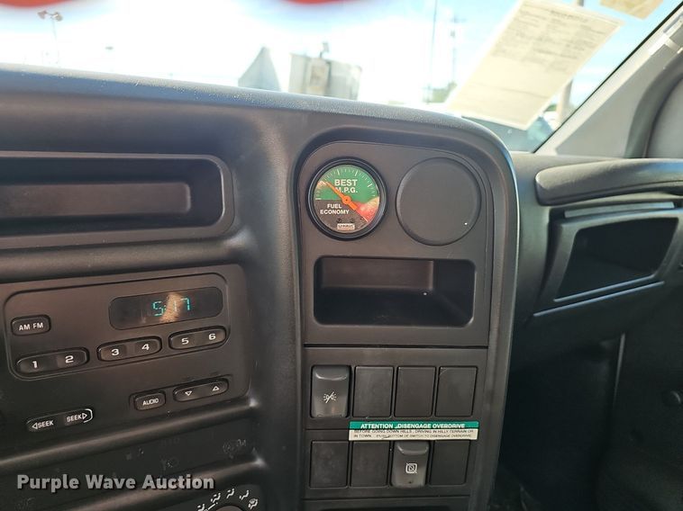 image for item EJ5636 2007 GMC C5500 box truck