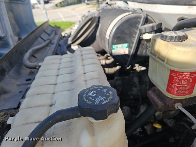 image for item EJ5636 2007 GMC C5500 box truck