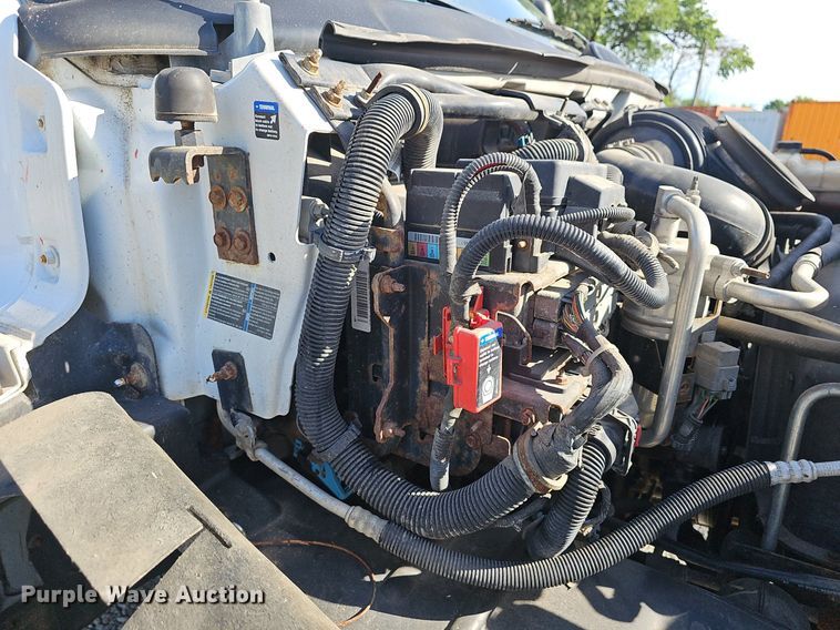 image for item EJ5636 2007 GMC C5500 box truck