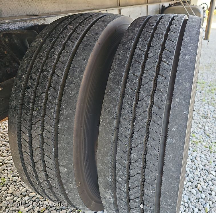 image for item EJ5636 2007 GMC C5500 box truck