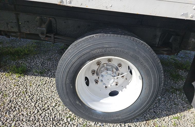 image for item EJ5636 2007 GMC C5500 box truck