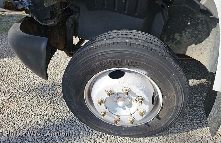 image for item EJ5636 2007 GMC C5500 box truck