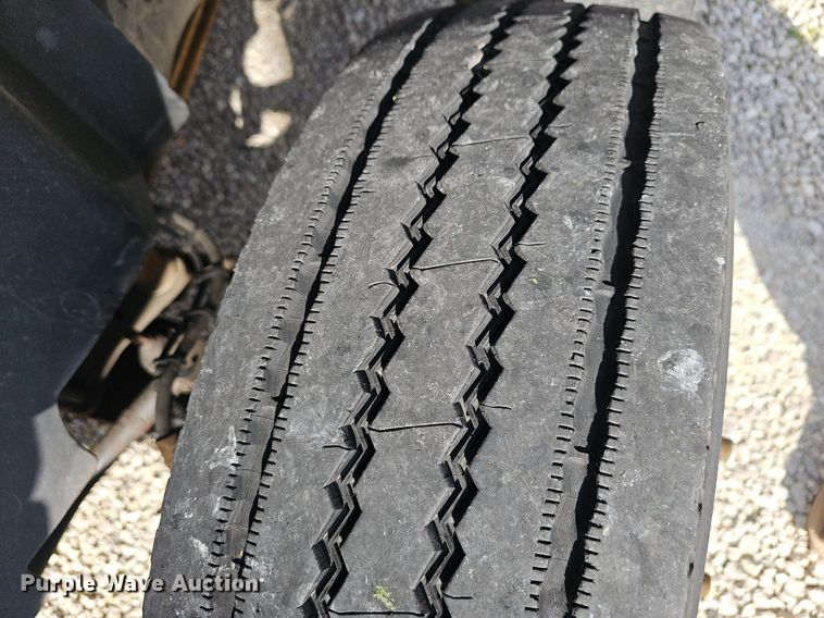 image for item EJ5636 2007 GMC C5500 box truck