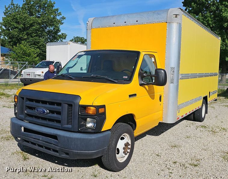 image for item EJ5637 2016 Ford E350 Super Duty box truck