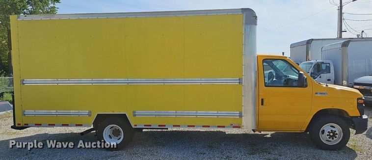 image for item EJ5637 2016 Ford E350 Super Duty box truck