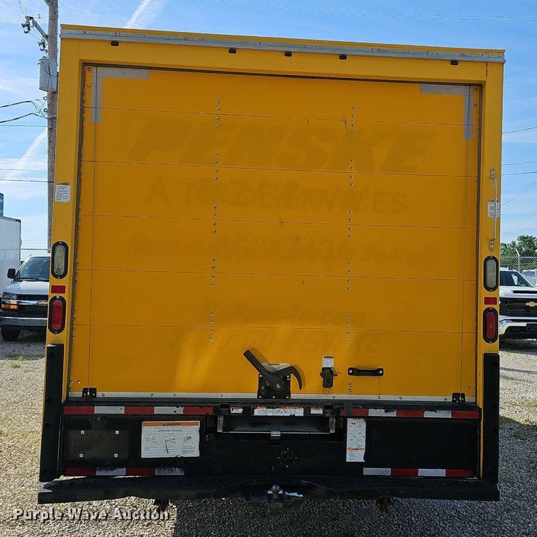 image for item EJ5637 2016 Ford E350 Super Duty box truck