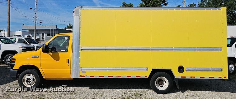 image for item EJ5637 2016 Ford E350 Super Duty box truck