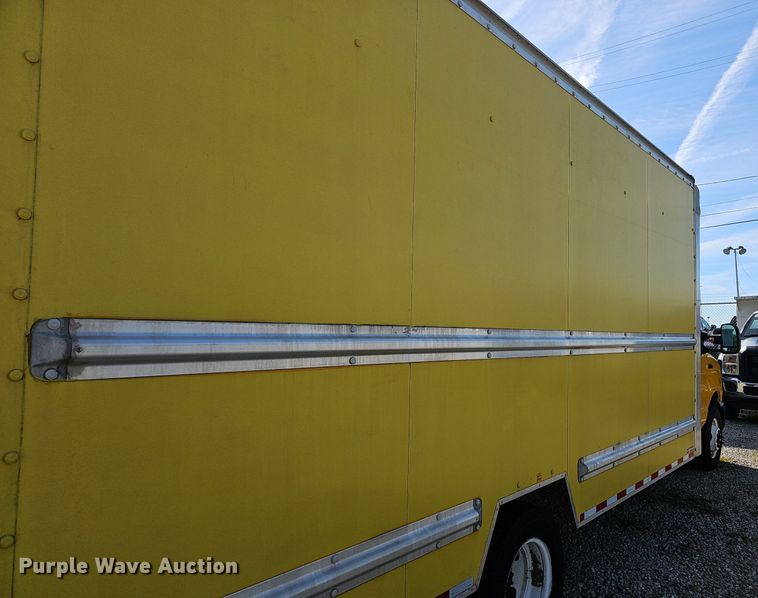 image for item EJ5637 2016 Ford E350 Super Duty box truck