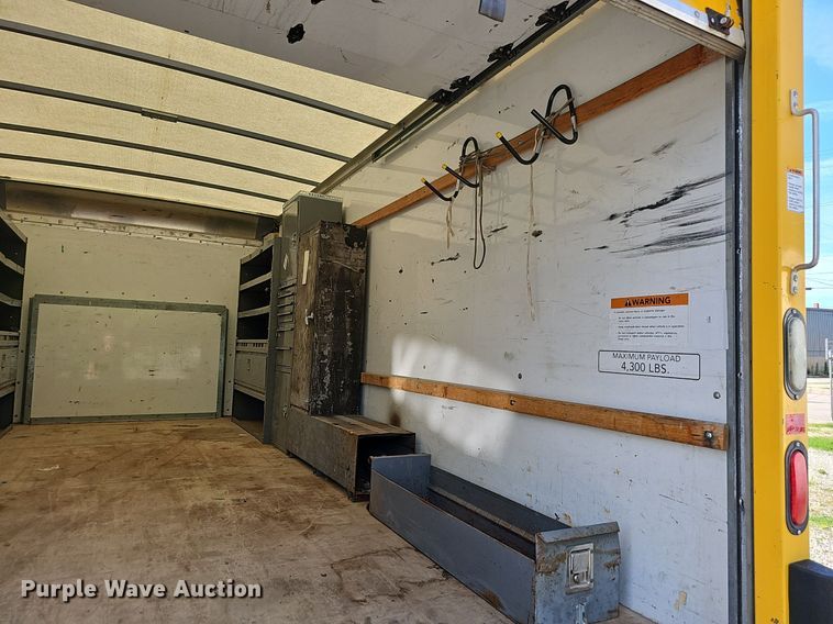 image for item EJ5637 2016 Ford E350 Super Duty box truck