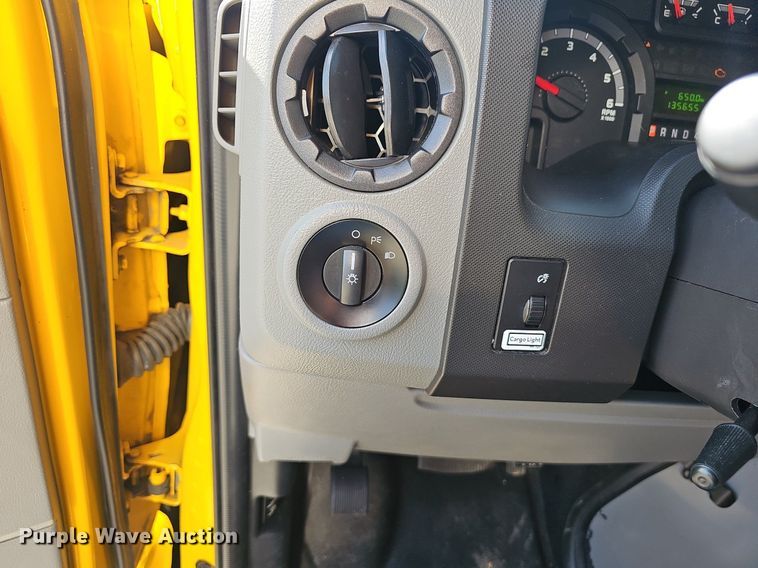 image for item EJ5637 2016 Ford E350 Super Duty box truck