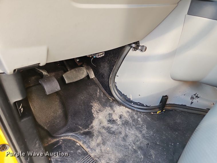 image for item EJ5637 2016 Ford E350 Super Duty box truck