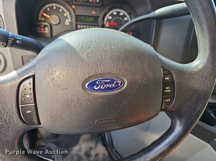 image for item EJ5637 2016 Ford E350 Super Duty box truck