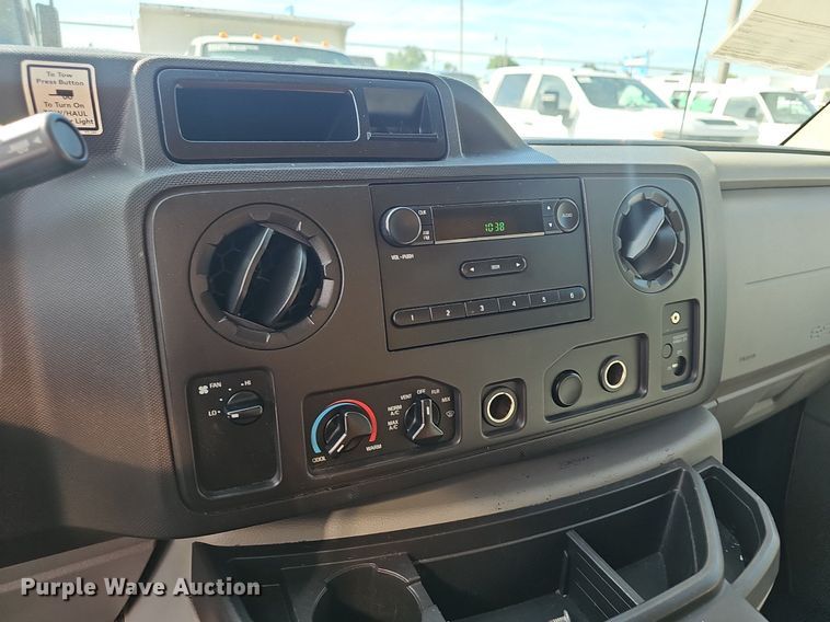 image for item EJ5637 2016 Ford E350 Super Duty box truck