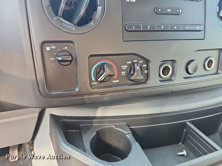 image for item EJ5637 2016 Ford E350 Super Duty box truck