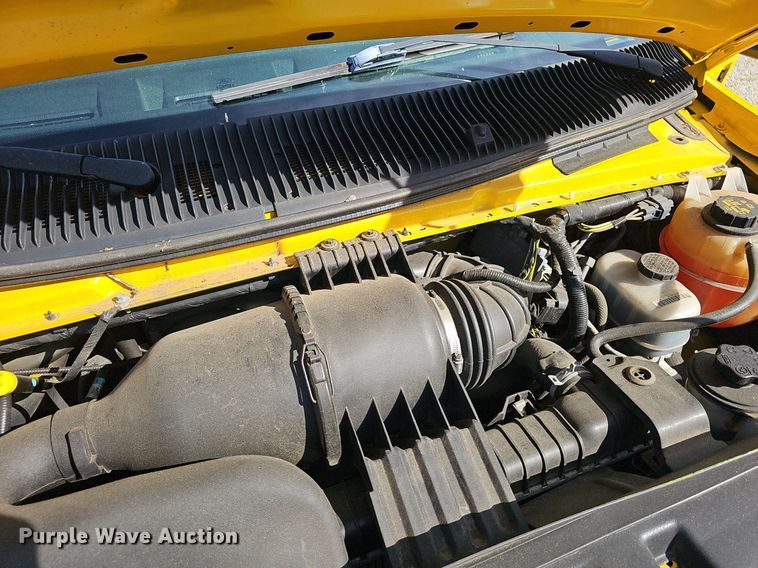 image for item EJ5637 2016 Ford E350 Super Duty box truck