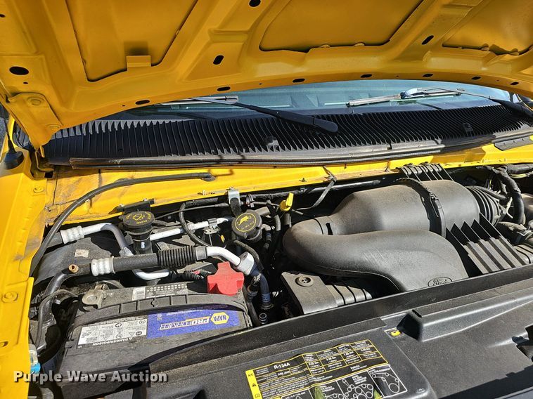 image for item EJ5637 2016 Ford E350 Super Duty box truck