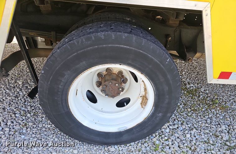 image for item EJ5637 2016 Ford E350 Super Duty box truck