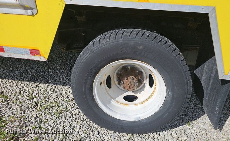 image for item EJ5637 2016 Ford E350 Super Duty box truck