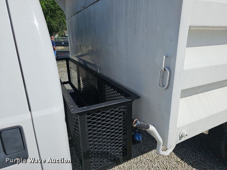 image for item EJ5638 2014 Ford  F550 Super Duty dump truck