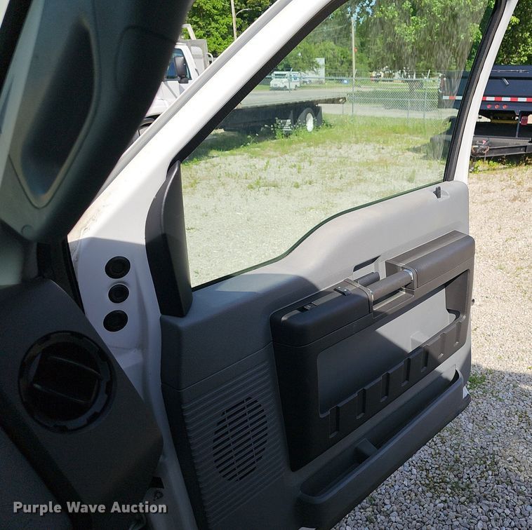 image for item EJ5638 2014 Ford  F550 Super Duty dump truck