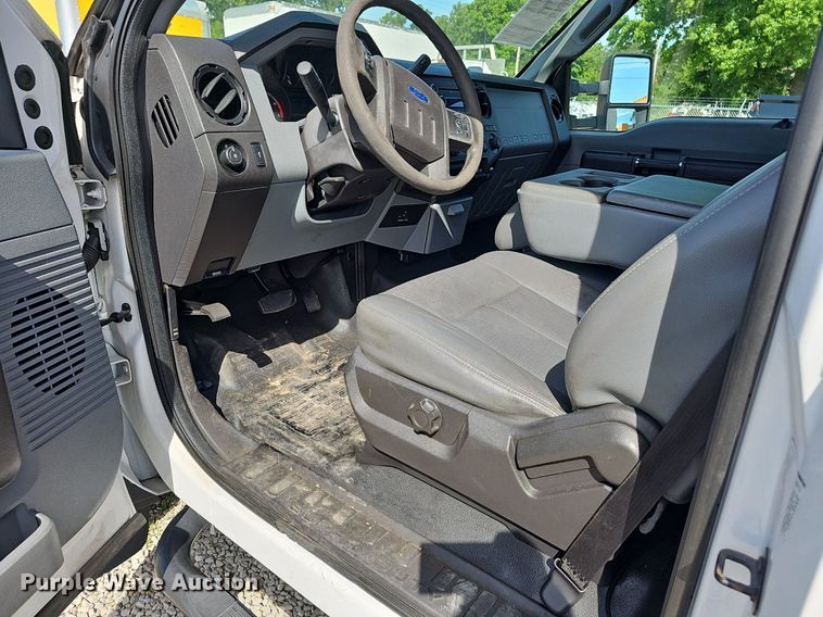 image for item EJ5638 2014 Ford  F550 Super Duty dump truck