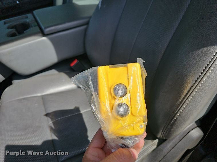 image for item EJ5638 2014 Ford  F550 Super Duty dump truck