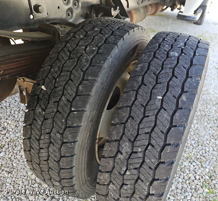 image for item EJ5638 2014 Ford  F550 Super Duty dump truck