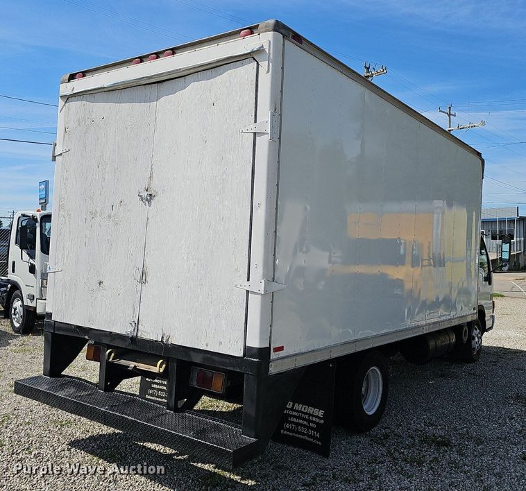 image for item EJ5639 2000 Chevrolet W3500 box truck