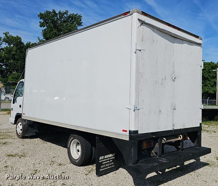image for item EJ5639 2000 Chevrolet W3500 box truck