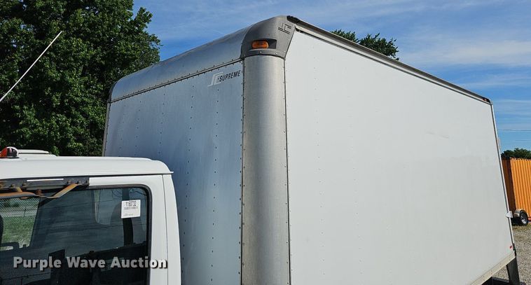 image for item EJ5639 2000 Chevrolet W3500 box truck