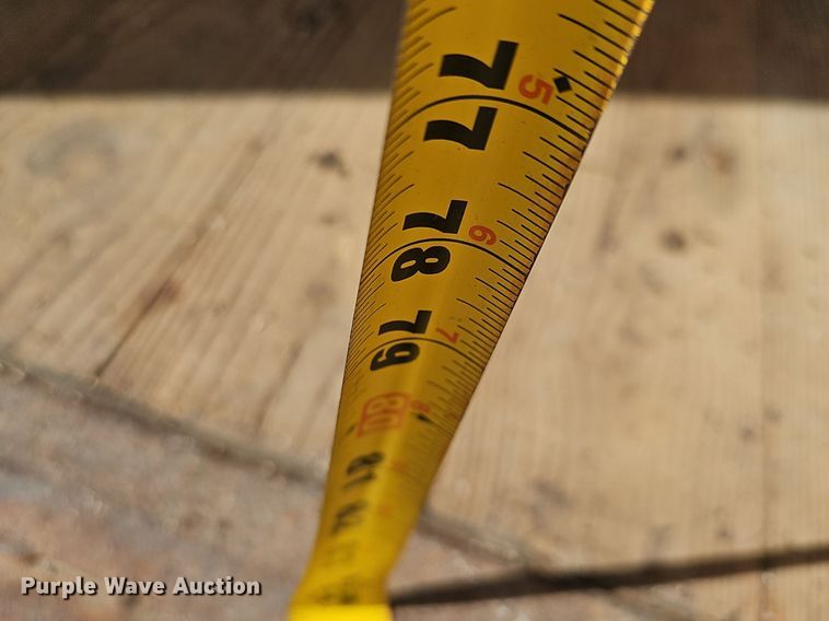 image for item EJ5639 2000 Chevrolet W3500 box truck