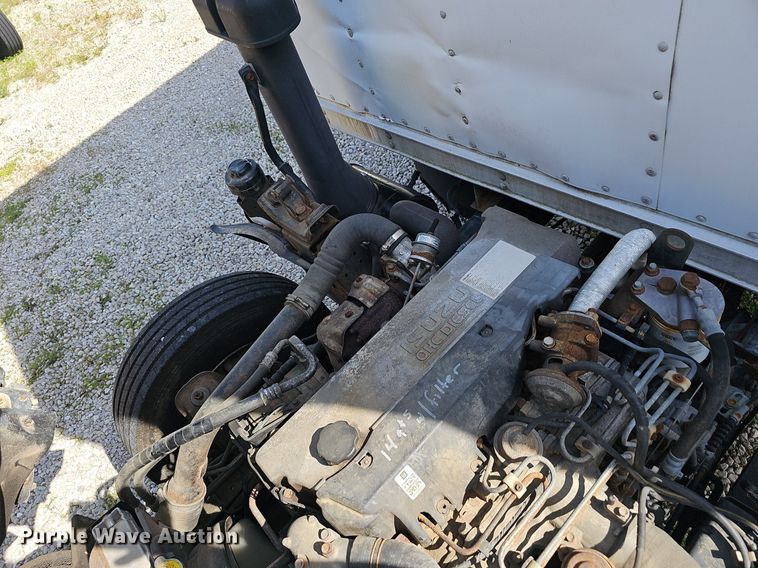 image for item EJ5639 2000 Chevrolet W3500 box truck