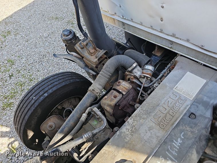 image for item EJ5639 2000 Chevrolet W3500 box truck