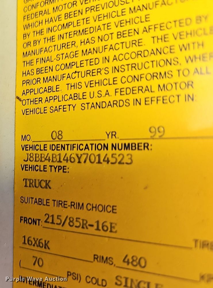 image for item EJ5639 2000 Chevrolet W3500 box truck