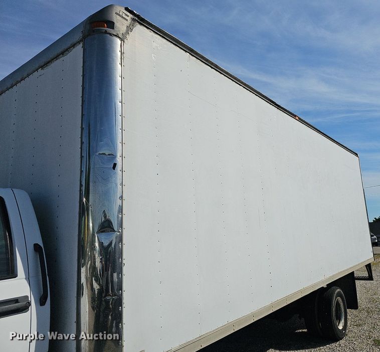 image for item EJ5640 2002 Chevrolet C6500 box truck