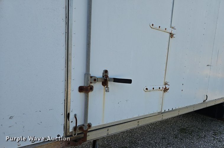 image for item EJ5640 2002 Chevrolet C6500 box truck