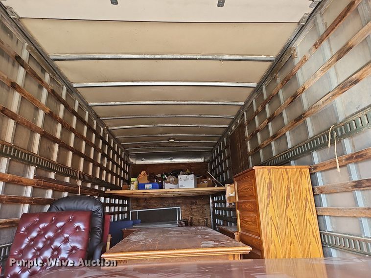 image for item EJ5640 2002 Chevrolet C6500 box truck