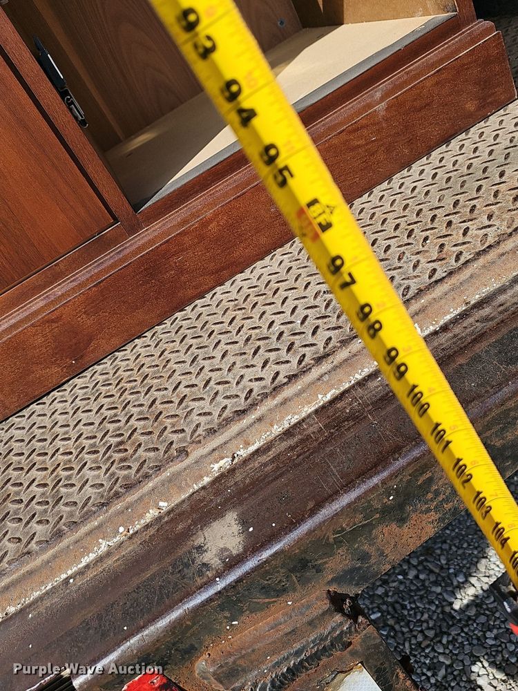 image for item EJ5640 2002 Chevrolet C6500 box truck